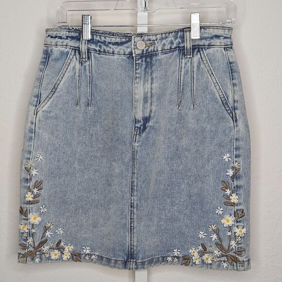 Driftwood Bambi Embroidered Denim Skirt Blue Floral 100% Cotton Size 28 - Picture 1 of 6